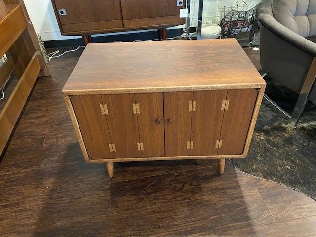 acclaim record cabinet