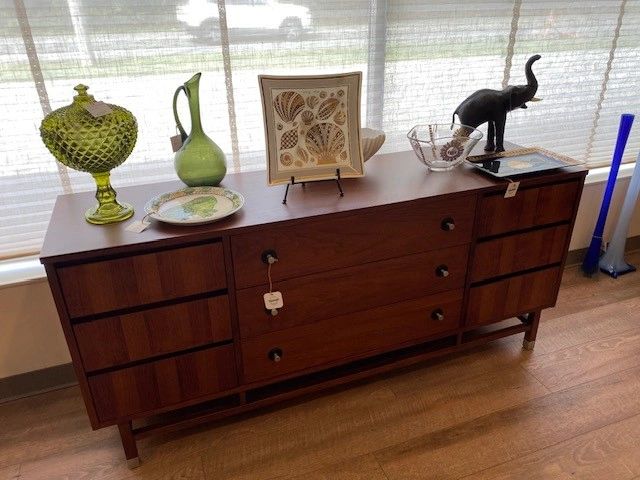 Stanley long dresser