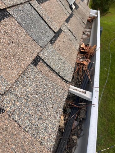 Gutter Cleaning Home cleaning Pressure wash Cleaning power washing near me power washing
