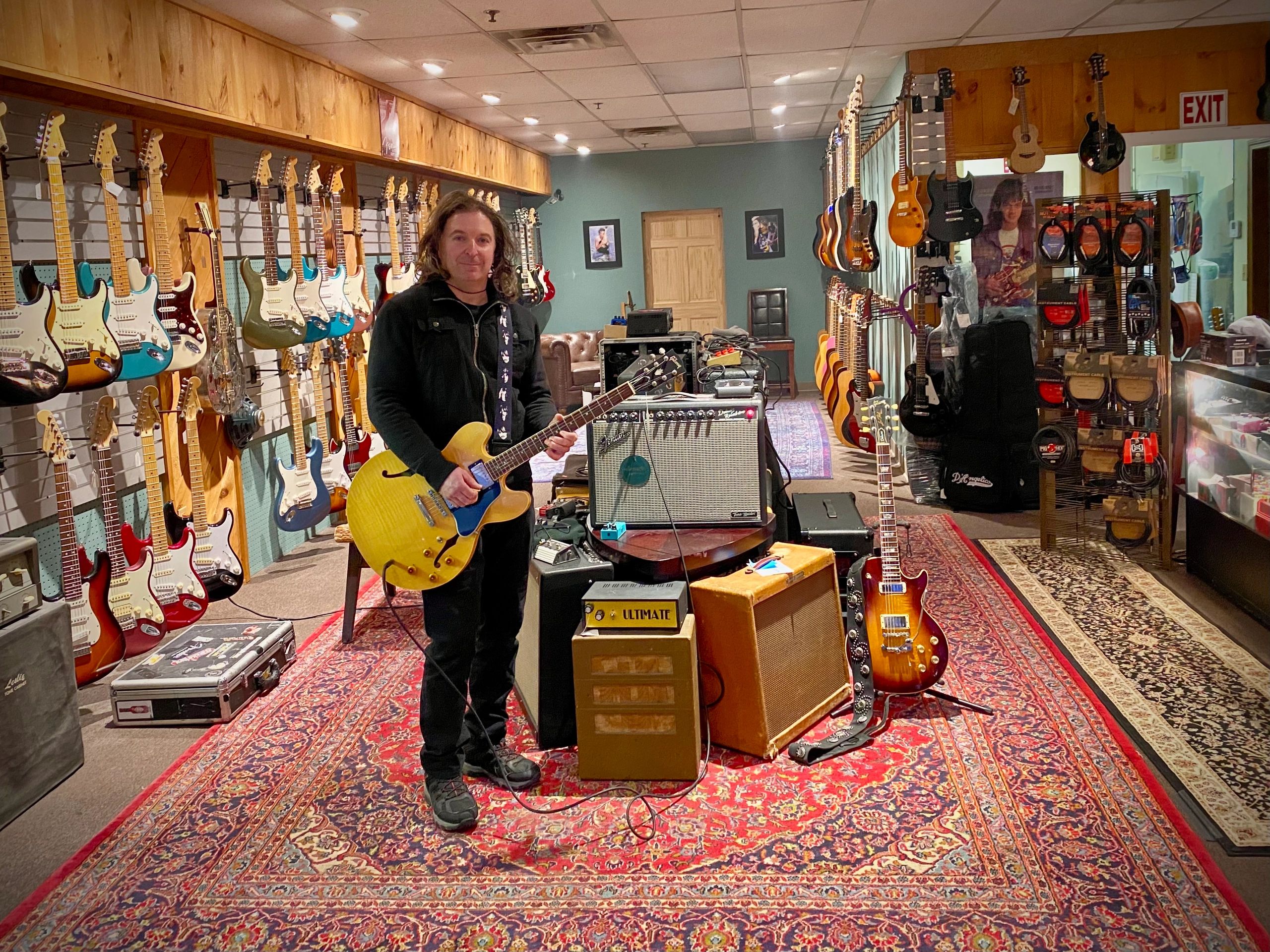 GGG - Guitar Store - Wilmington, Massachusetts
