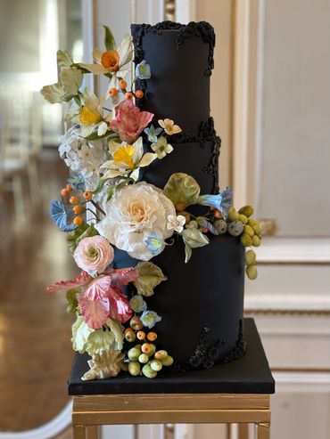 ‘Old Masters’ handmade sugar flowers. Includes daffodils, rose, tulips, ranunculus, hydrageas.