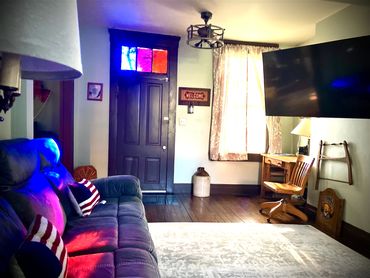 Living room, Desk/office, side door