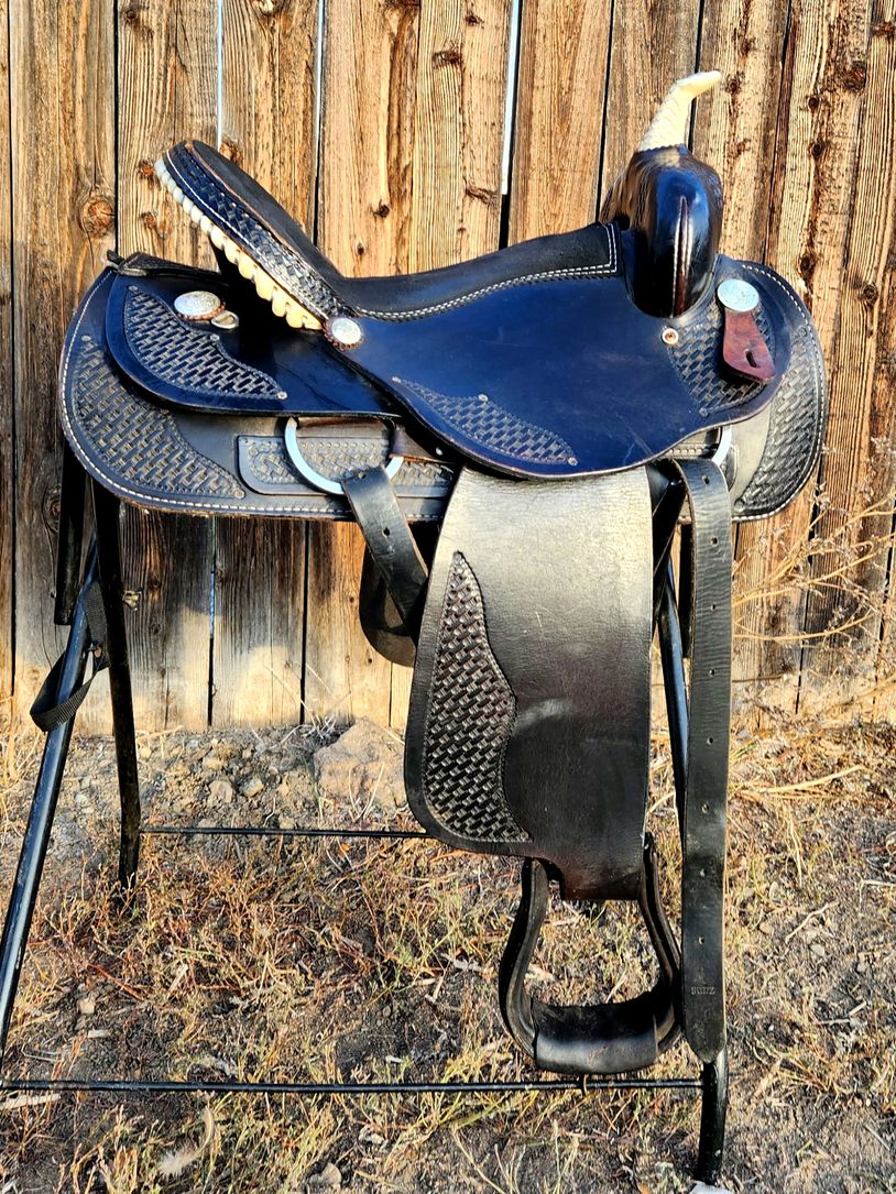 Black Western Saddle