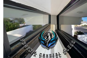 Before and after window cleaning comparison.