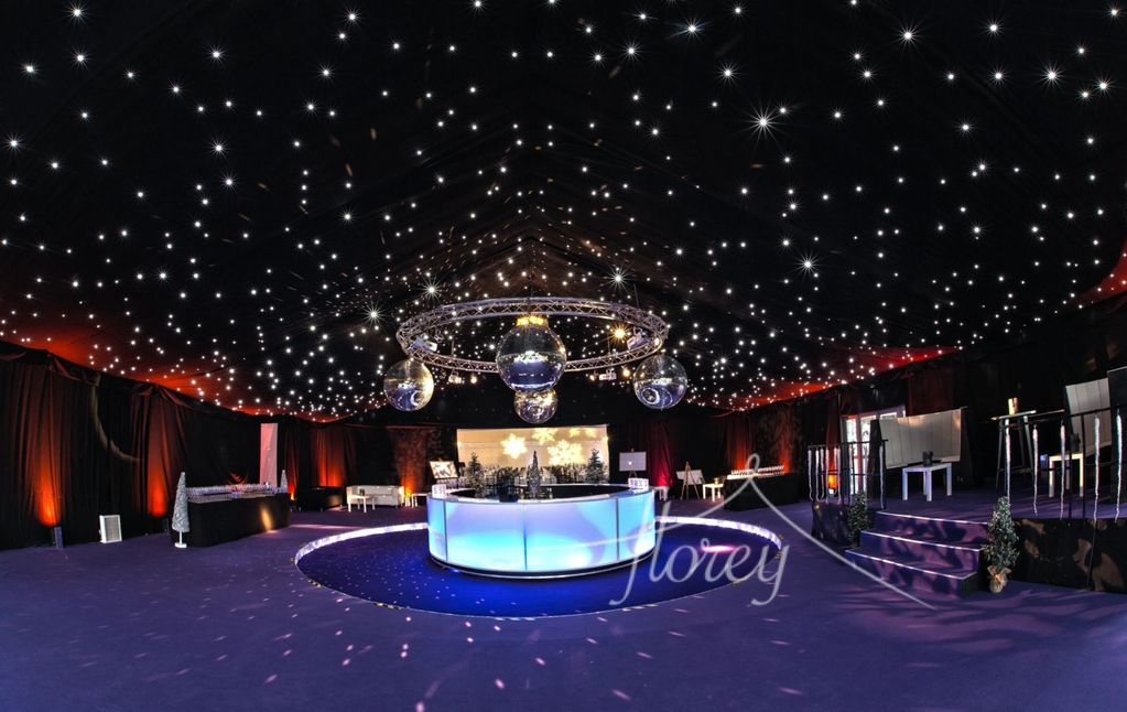 Marquee hire for christmas party, 500 people UK
luxury party marquee
christmas corporate marquee