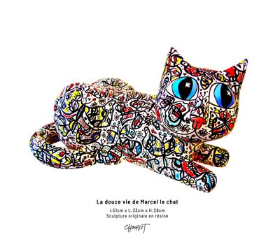 Marcel le Chat est une sculpture originale en résine imaginée et crée par l'artiste Céline Chourlet