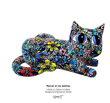 Marcel le Chat est une sculpture originale en résine imaginée et crée par l'artiste Céline Chourlet