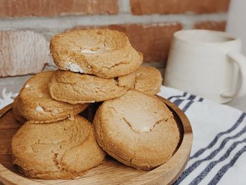 Gluten free, low- carb, vegan white chocolate macadamia nut cookie