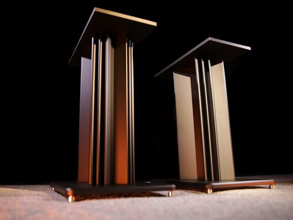 theintune Merlin speaker stands