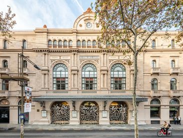 belgravia hotel luxury billionaire booking venue opera theatre grand teatre de licue barcelona spain