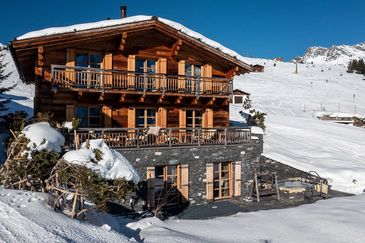 Lech, ski-in/ski-out, glass-bottom hot tub, alpine legend