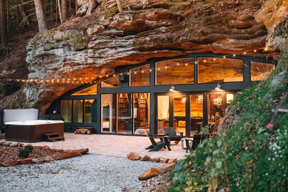 dunlap hollow cave rockbridge hocking hills cliffs natural beauty refined retreat stone carved