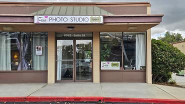 Rippee Photographer Studio store front