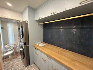 Installation de dosseret pour une salle de bain haut de gamme