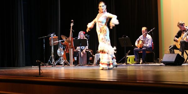 Liliana Ruiz is the Director of Suspiro Flamenco. She teaches Flamenco in the Philadelphia area. 