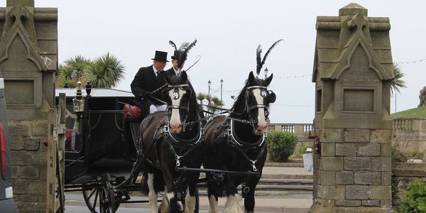 Ilfracombe
Pip & Jims
St Philip & St James
Church of england
CofE
Vicar
Parish
compare funerals