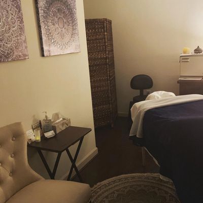holistic massage therapy room in Orlando FL