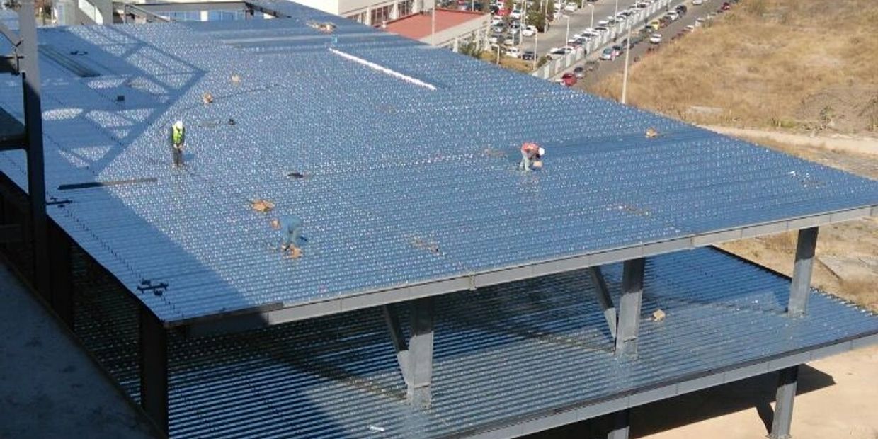 INSTALANDO LOSACERO Y PERNOS TIPO NELSON