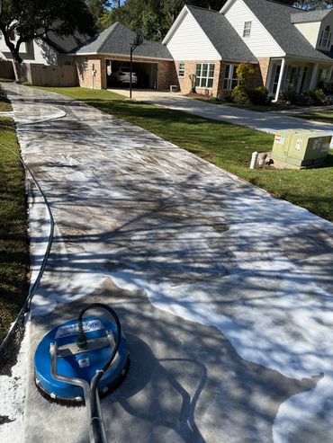 Full driveway revival powered by sweat, science, and Ian’s Secret Sauce 🔥 Pre-treated, scrubbed, an