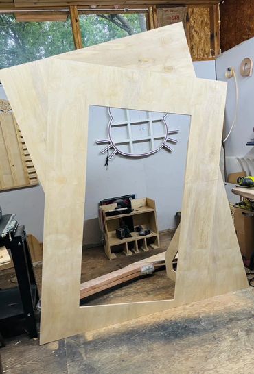 Square 6'ft x 6'ft
Foldable
Made in 3 pieces
$250