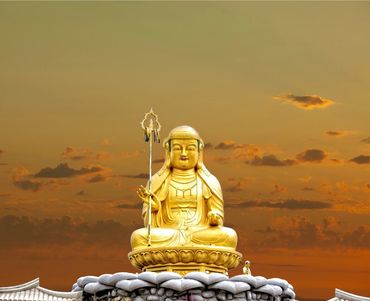 GOLDEN STATUE OF BUDDHA, KOREA, BUSAN. HAEDONG YONGGUNGSA TEMPLE.
