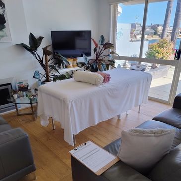 Holistic wellness therapies supporting body and mind near Brighton