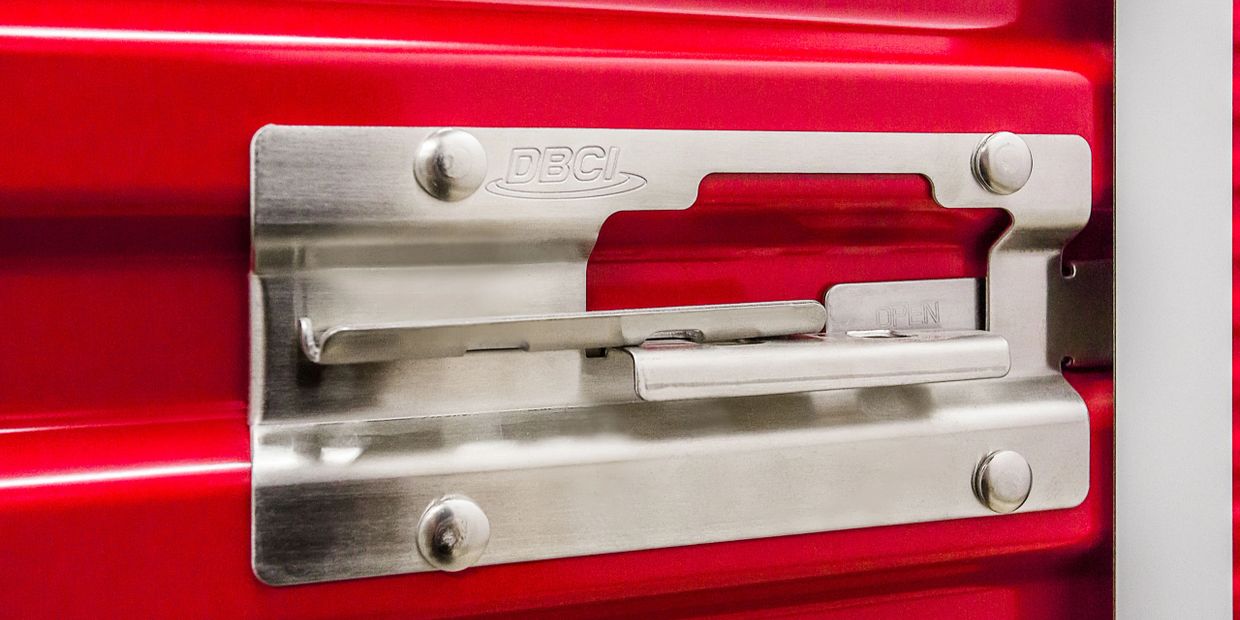 close up self storage door and latch