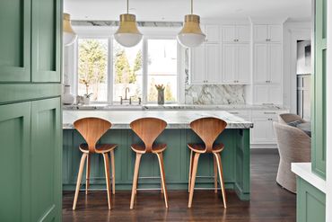 Calacatta Luxe
Application: Chunky Kitchen Worktop and Splashbacks