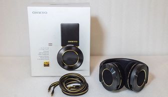 Onkyo A800 Audiophile headphones for music listening