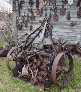Horse drawn slip or fresno scraper, pulleys, wheel hubs