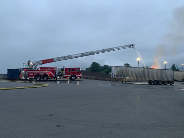 LONGVIEW FIRE LADDER 81