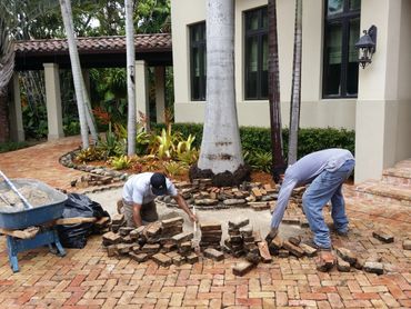 CHICAGO BRICKS BRICKERA® Driveways, Pooldecks, Fireplaces, Chimneys, Fire Bricks, Patios, Walls