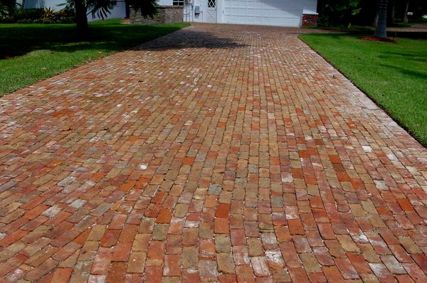 CHICAGO BRICKS BRICKERA®  Driveways, Pooldecks, Fireplaces, Chimneys, Fire  Bricks, Patios, Walls