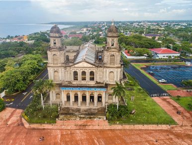 Vista aérea de la antigua catedral de Managua.