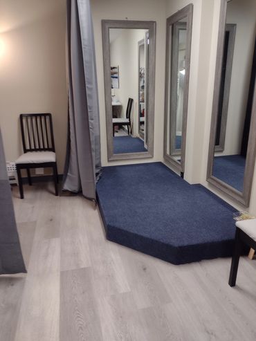 Our changing room and fitting platform