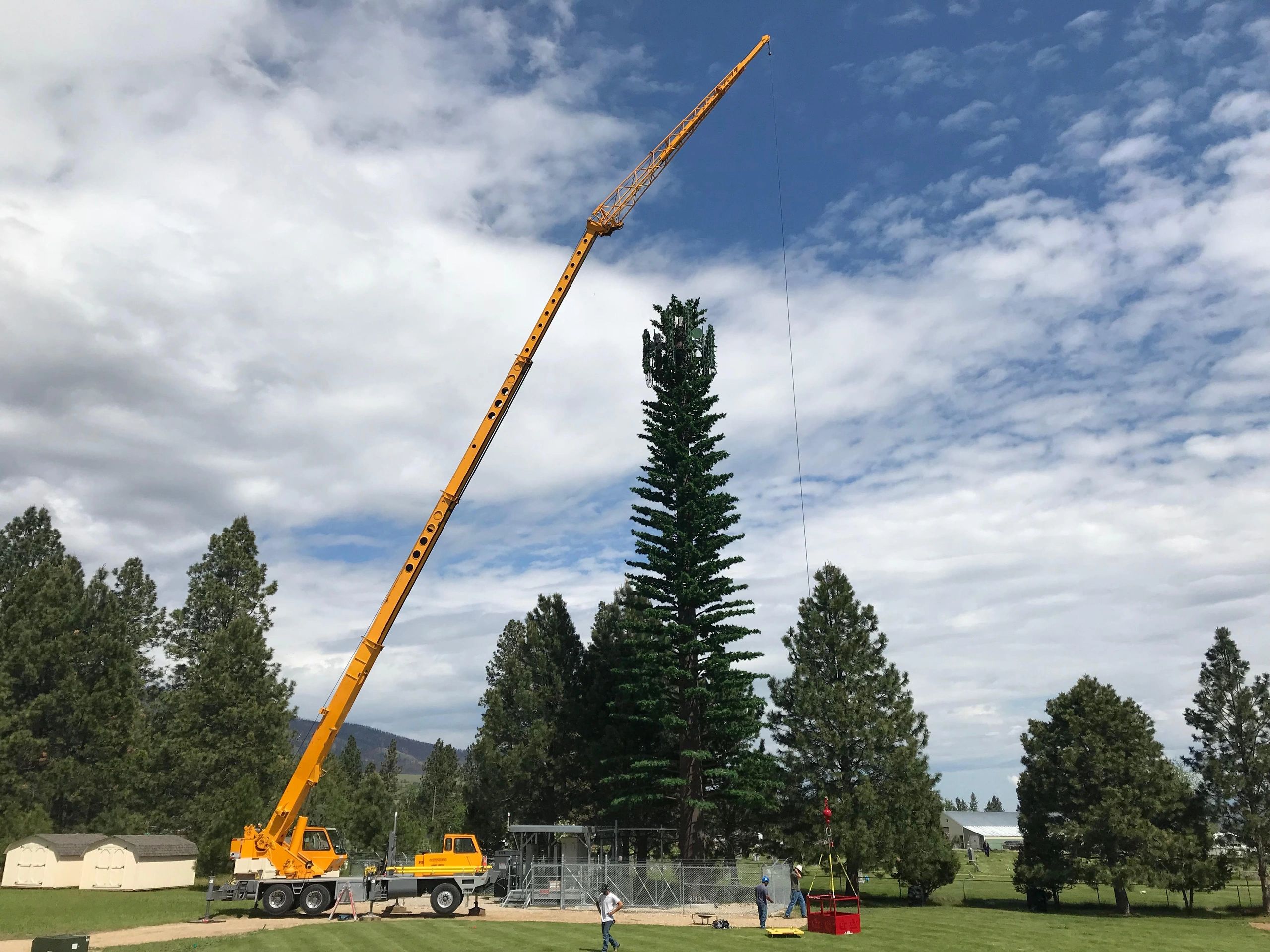 Operated crane rental Colton Crane Service, LLC