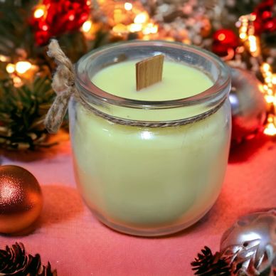 Fir, mint and eucalyptus woodwick candle