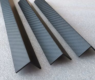 15*15*1000mm/2000mm , 1mm/2mm thickness carbon fiber L shape profile
25*25*1000mm/2000mm , 1mm/2mm/3