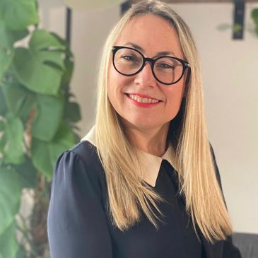 Interior designer, interior stylist