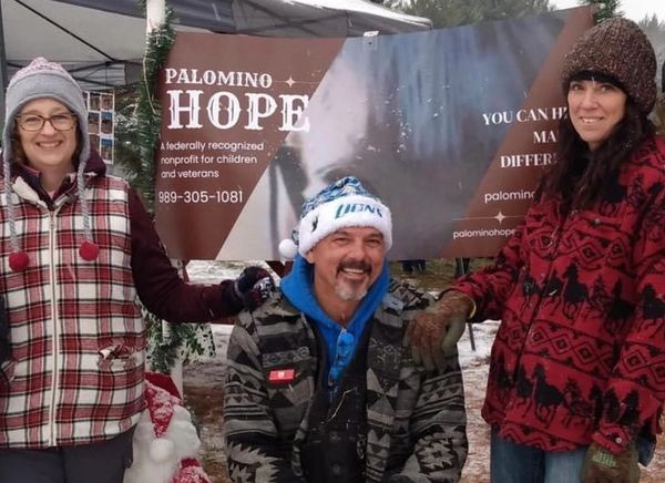 Faith, Kim, Jay, and Laurel at the first ever Pal Hope Winter Open Ranch, 2022
