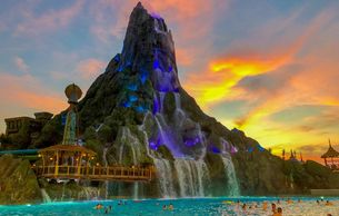 Universal Orlando Volcano Bay and Attractions like Disney and Seaworld