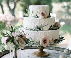 buttercream stucco texture wedding cake