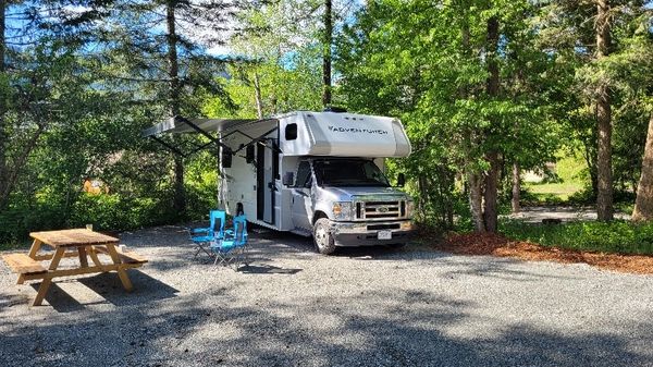 Mara camping 20 minutes from Sicamous,
4 minutes to Mara Lake. Fully serviced hook ups, pet friendly