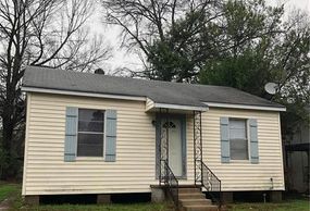 Nice 3 bedroom, 1 bath, bonus room can be a bedroom, laundry room, storage, or sitting room. Hardwood floors.