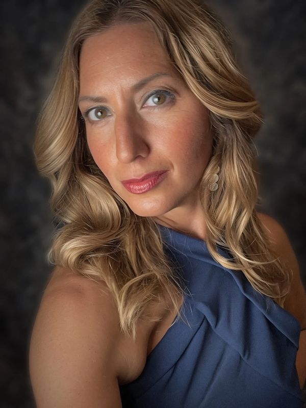 Kristina Morros, CRNA, author of Get Healthy or Get Dead and founder of kristinamorros.com