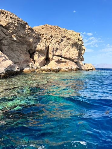 Blue Hole (Diving & Snorkelling)