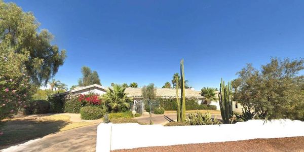 Custom built 4 Bed/3 Bath home with views of Camelback Mountain in Paradise Valley!