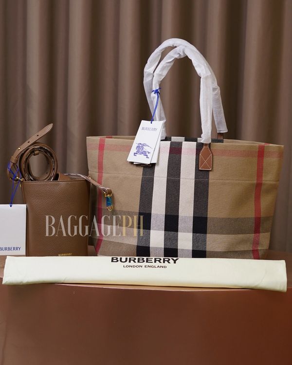 Burberry Tote bag