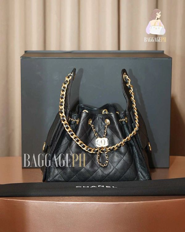 Chanel 25 Medium Black and gold
