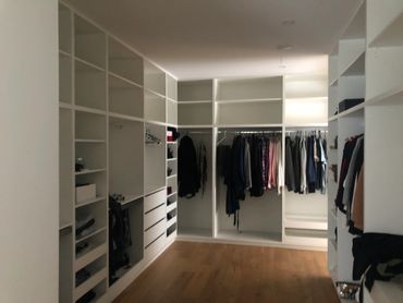 WALKING ROBE SEVEN HILL SYDNEY By CDK and Joinery PTY LTD